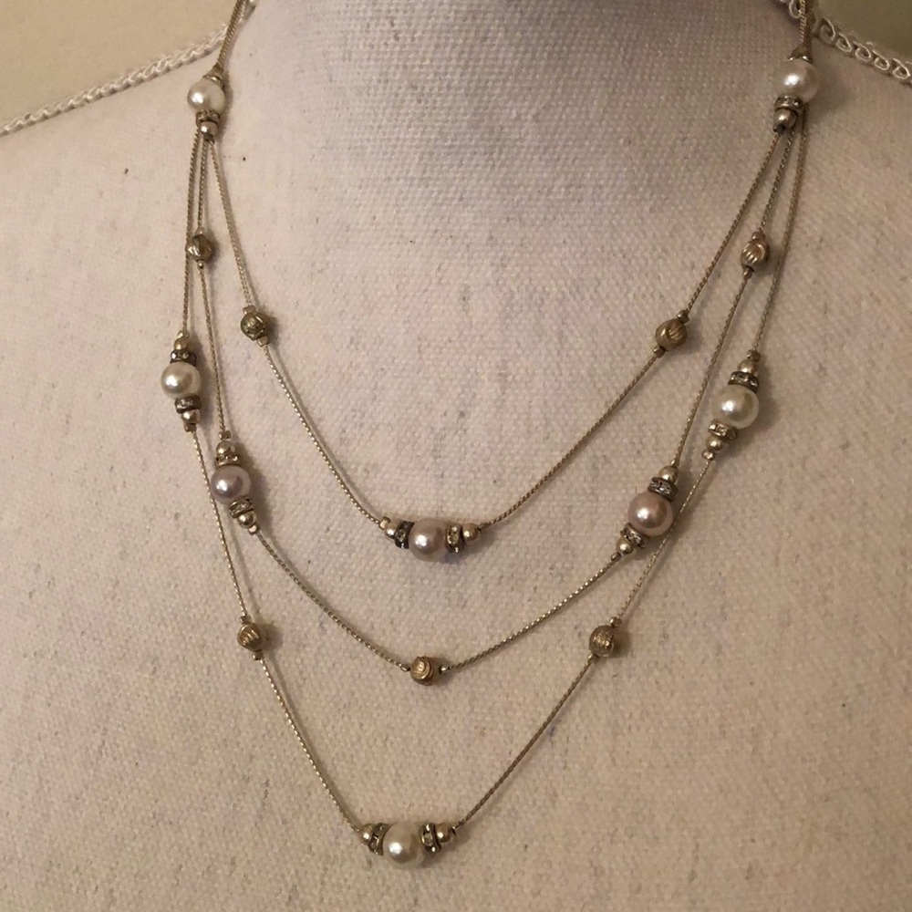 NY&Co Silver and Pearl Necklace